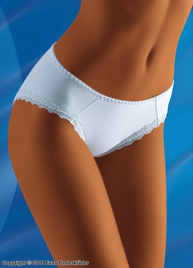 Panty with lace trim
